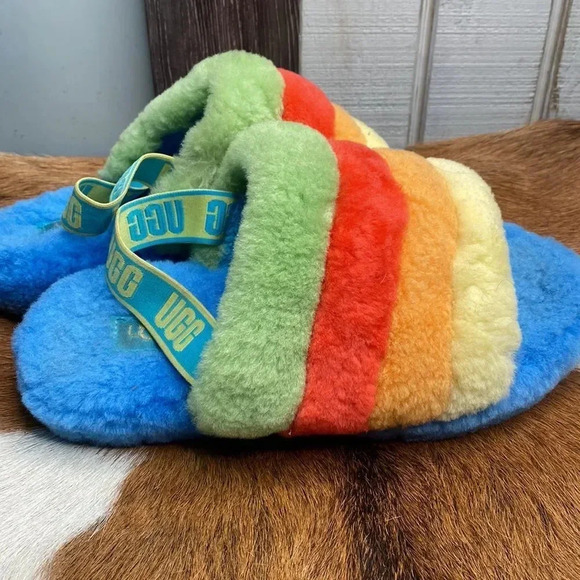 Womens UGG winter sandals size 5 chexk them out very nice thanks 🙏 - Picture 3 of 8